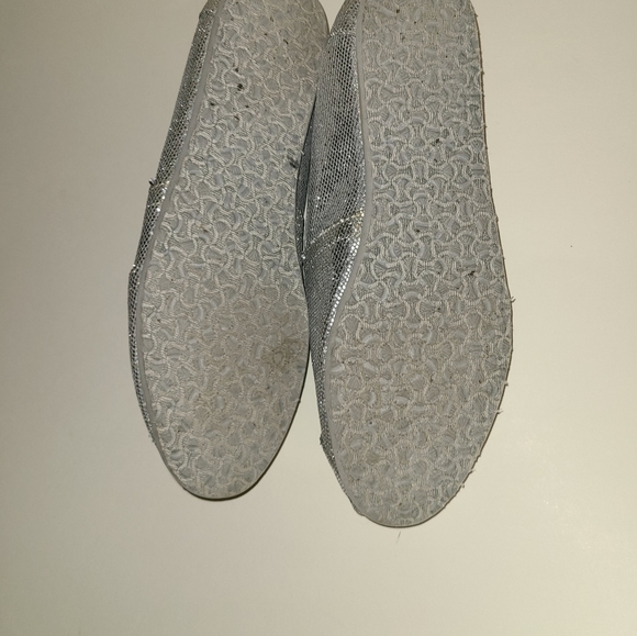 Toms Shoes Size 6.5 - Picture 2 of 5
